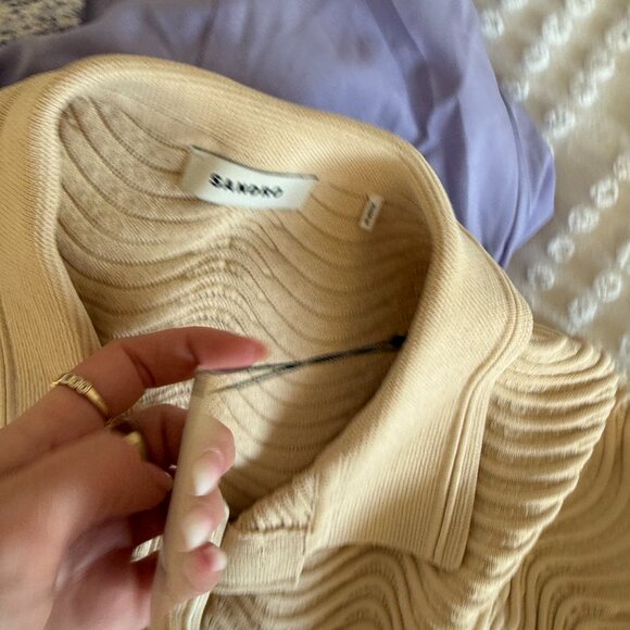 NWT Sandro Paris Campia Cropped Sweater Naturel Wavy Knit Scalop Hem Polo Style - Picture 2 of 9